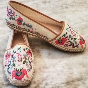 Gianni Bini embroidered espadrille flats size 11M